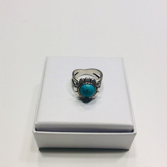 Premier Designs Jewelry - Premier Designs Turquoise Ring - Size 7